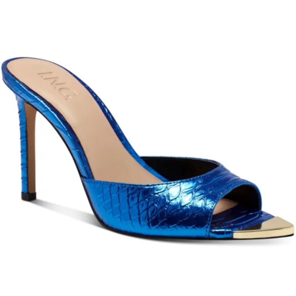Metallic Toe Rand
Cushioned
3.5 inch heel